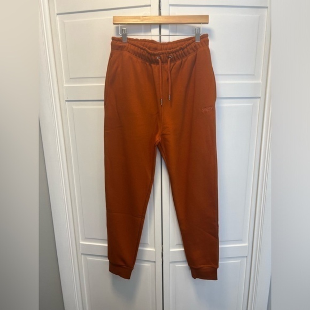 NWT Snipes Small Logo Essential Jogger/Sweatpants Size Men’s Large